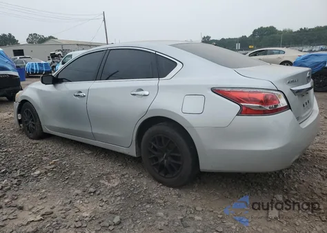 2015 Nissan Altima 2.5 из США, поврежденный, VIN 1N4AL3AP0FN382671